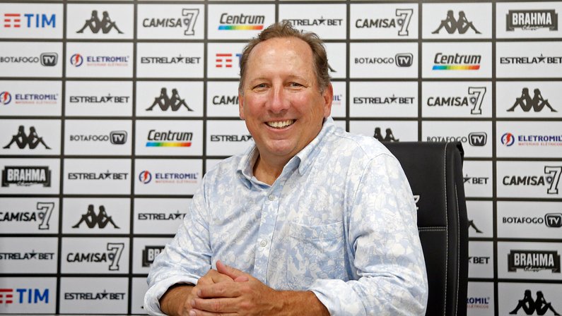 Lyon confirma negociações para vender 66,56% do controle a John Textor, acionista majoritário do Botafogo