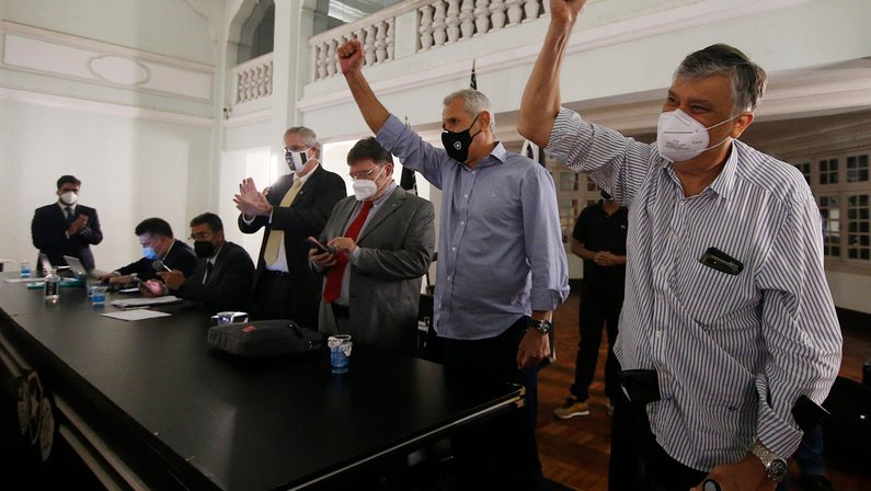 Dirigentes celebram aprovação de venda da SAF: ‘Estamos conseguindo resgatar o Botafogo’