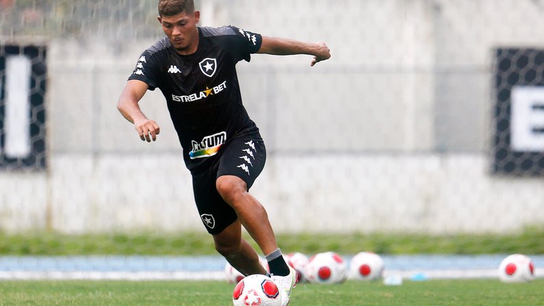 Blog vê Erison como aposta válida no Botafogo: ‘Tem explosão e potente chute de perna esquerda’
