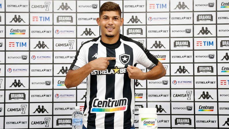 Erison é apresentado pelo Botafogo como quinto reforço para temporada 2022