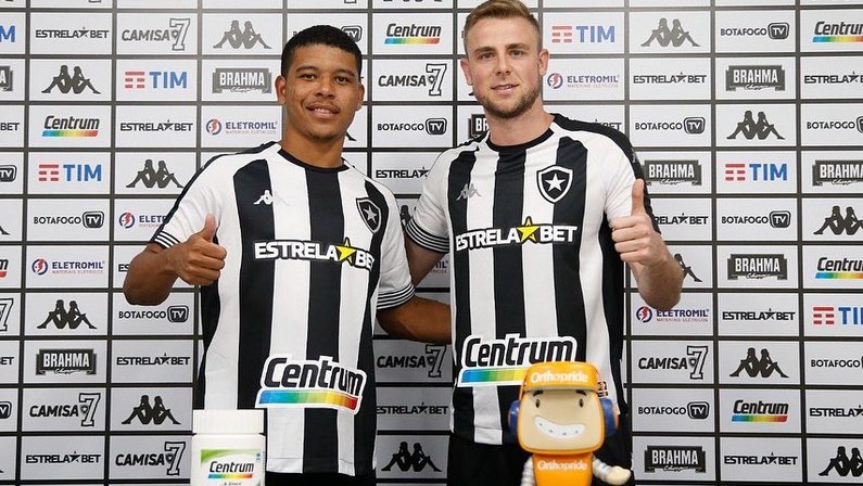 Vinícius Lopes e Klaus são apresentados pelo Botafogo