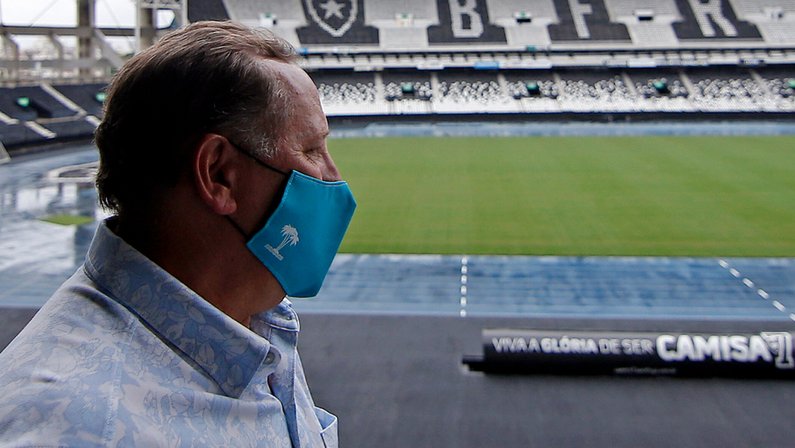 John Textor, investidor do Botafogo, no Estádio Nilton Santos
