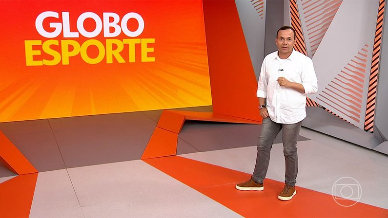 Apresentador chama Botafogo de ‘Botinha’ no ar, é cobrado nas redes e se desculpa: ‘É carinho. Sou 🖤🤍’