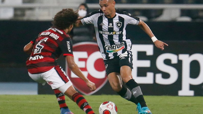 Barreto e Luiz Fernando recebem o terceiro amarelo e desfalcam Botafogo contra a Portuguesa