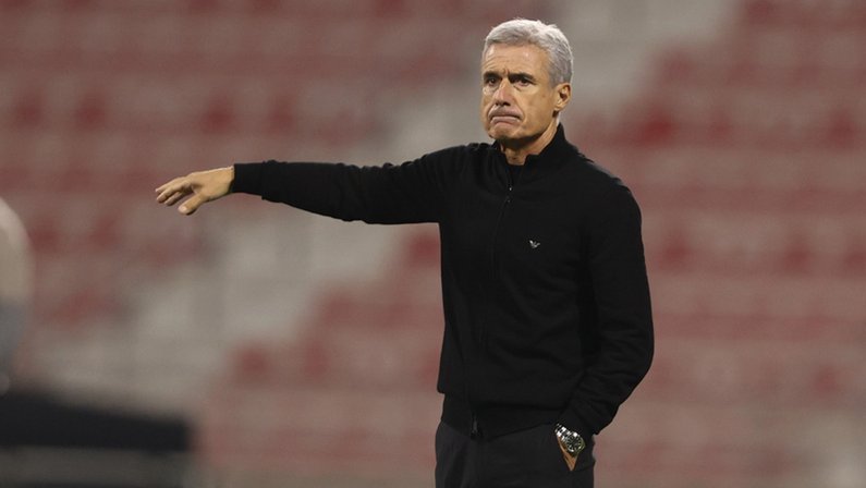 Comentarista crava Luís Castro no Corinthians; técnico também negocia com Botafogo