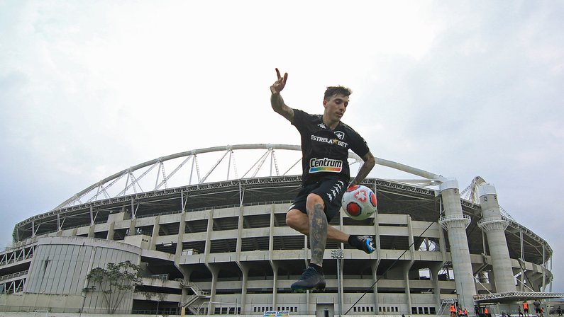 Análise: Saravia procura no Botafogo reencontrar futebol que o levou à seleção