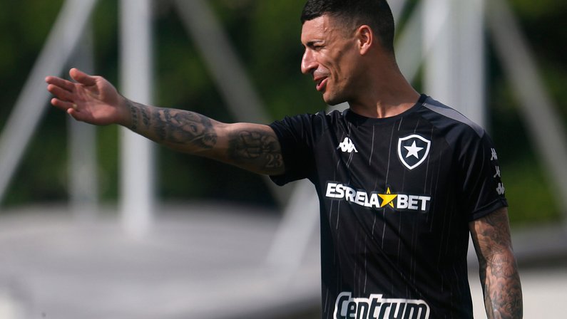 Comentarista ressalta expectativa por estreia de Philipe Sampaio no Botafogo: ‘Tem o mesmo perfil do Carli’