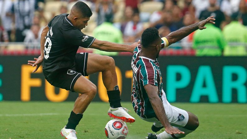 Botafogo e Fluminense fazem clássico dos embalados no Brasileirão