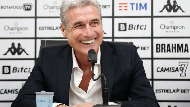 Frase de Luís Castro é um recado para possíveis reforços do Botafogo