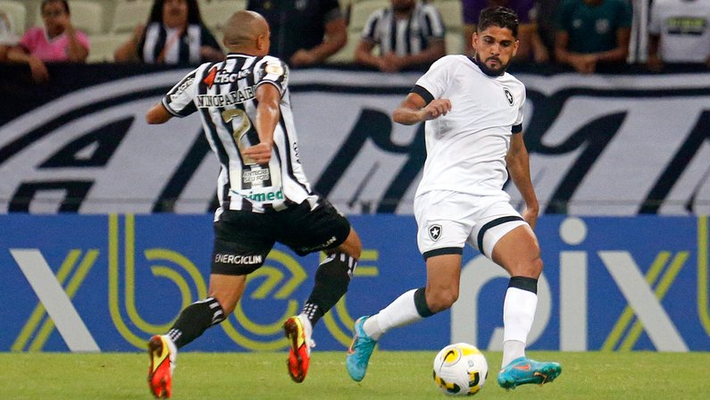 Botafogo e Ceará duelam em busca de recuperação no Campeonato Brasileiro