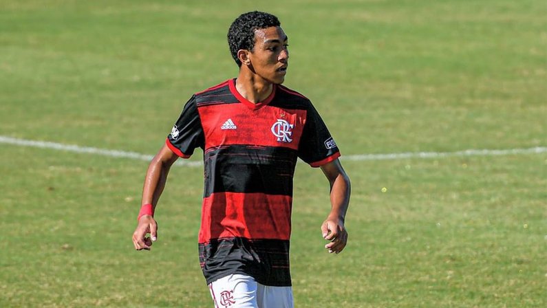 Base: Botafogo tem negociações avançadas para trazer ex-volante do Flamengo para o sub-20