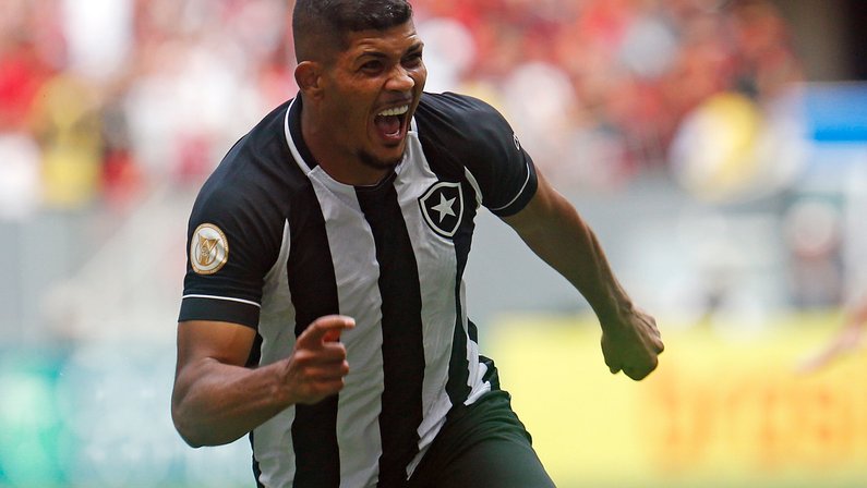 Botafogo: Erison supera Neymar, Haaland e Vinicius Júnior e é o jogador mais pesquisado em portal de transferências