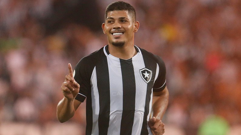 Botafogo tem negociações avançadas para prorrogar contrato de Erison até 2025