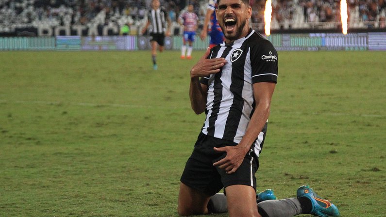 Garçom do Botafogo, Daniel Borges brinca com seu gol diante do Fortaleza: ‘Tentei dar dois cruzamentos’