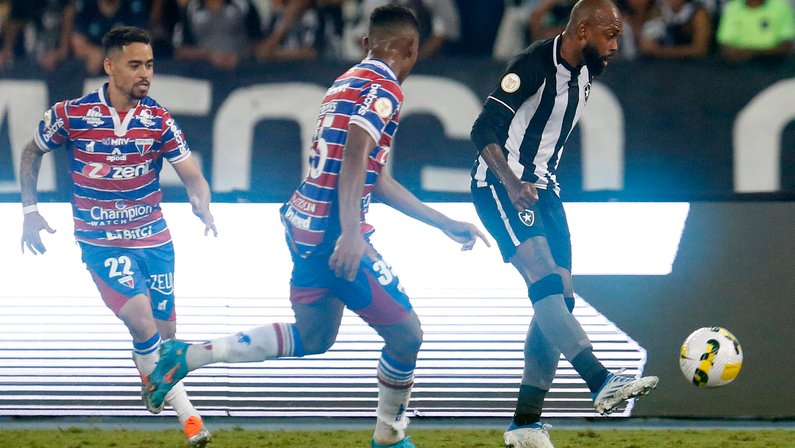 Chay analisa virada do Botafogo no Brasileirão e destaca apoio da torcida: ‘Incentivou o tempo todo’