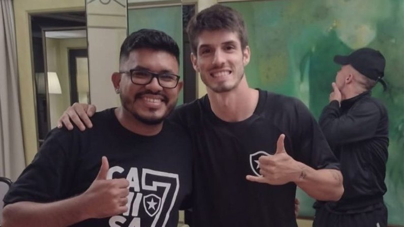 Sócios-torcedores do Botafogo viajam com a delegação para Curitiba e vivem experiência especial