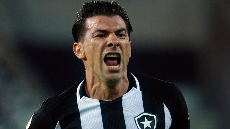Luís Castro poderá ter retornos importantes para jogo do Botafogo contra o Bragantino