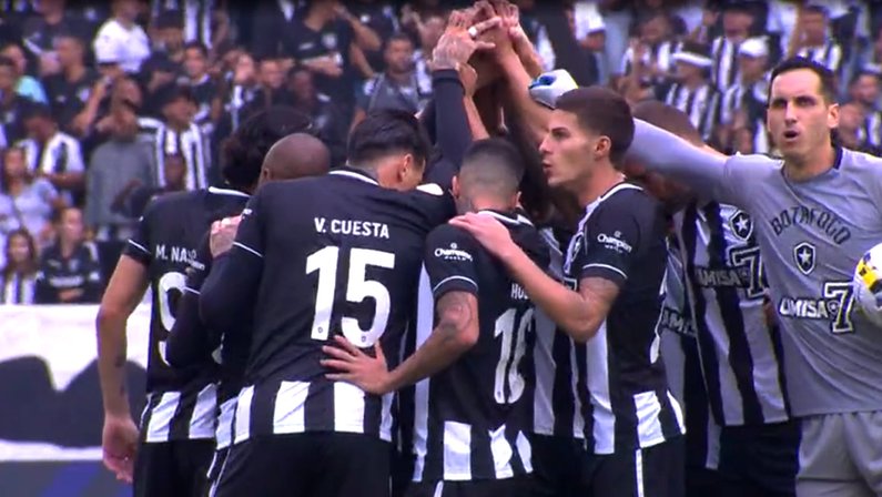 Elenco em Botafogo x Fluminense | Campeonato Brasileiro 2022