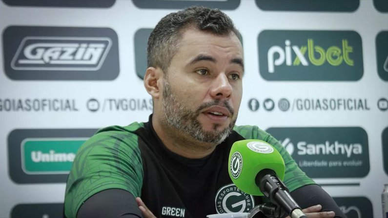 Técnico do Goiás, Jair Ventura revela sentimento especial por enfrentar o Botafogo: ‘É diferente’