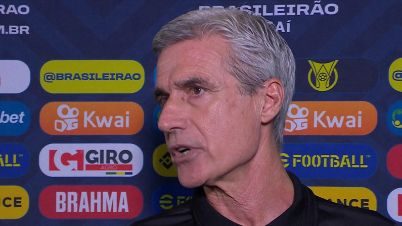 Luís Castro elogia elenco e rebate informação de coluna: ‘Nunca nenhum jogador chegou atrasado a um treino do Botafogo’