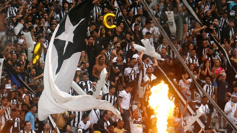 Mais uma pesquisa aponta torcida do Botafogo maior que do Fluminense, que é menor que Fortaleza e Sport
