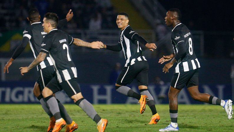 Blog: ‘Botafogo é o melhor visitante do futebol carioca. Quarta vitória em oito rodadas’