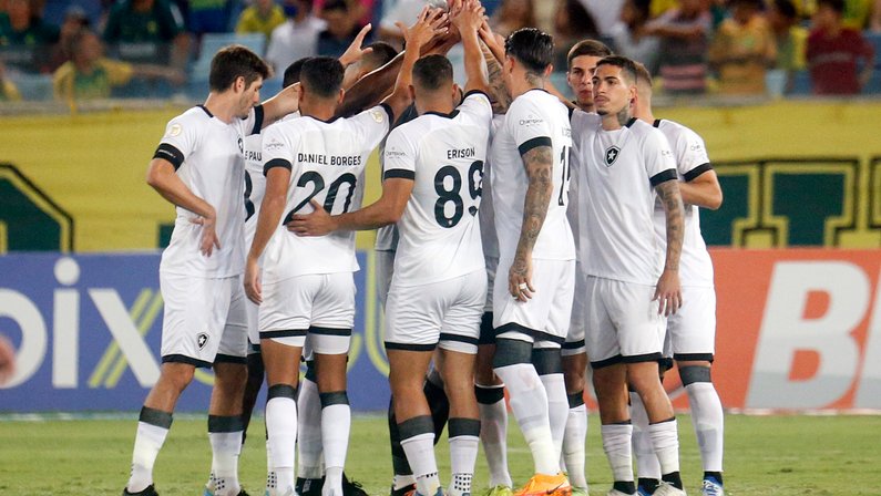 Elenco em Cuiabá x Botafogo | Campeonato Brasileiro 2022
