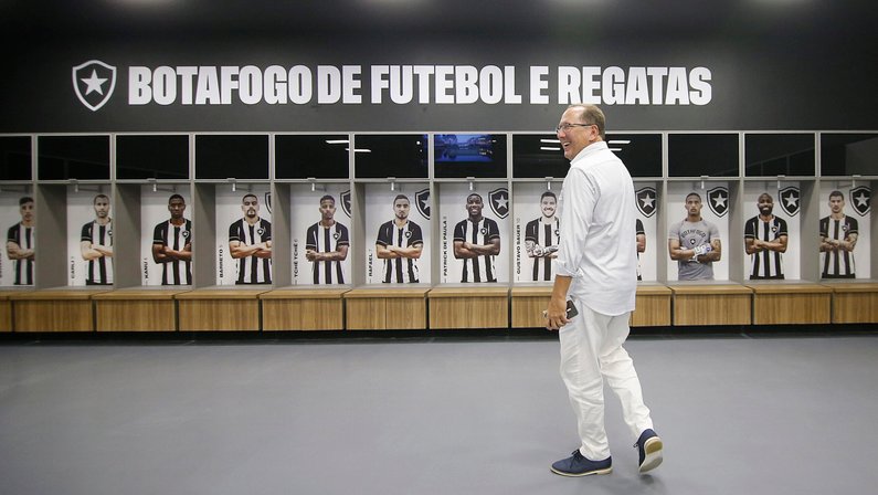 Agora é oficial: John Textor passa a ter 90% da SAF do Botafogo após empréstimo-ponte vencer