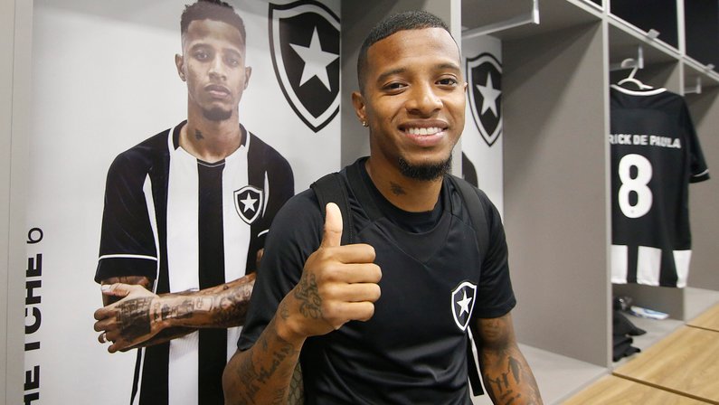 Em excelente texto, Tchê Tchê revela ter superado depressão no São Paulo: ‘Agora no Botafogo, sou de novo a melhor versão de mim’