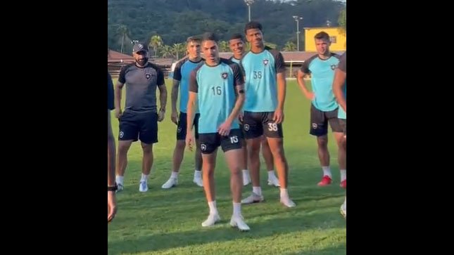 Ex-Crystal Palace, Jacob Montes aparece pela primeira vez vestindo a camisa do Botafogo em vídeo
