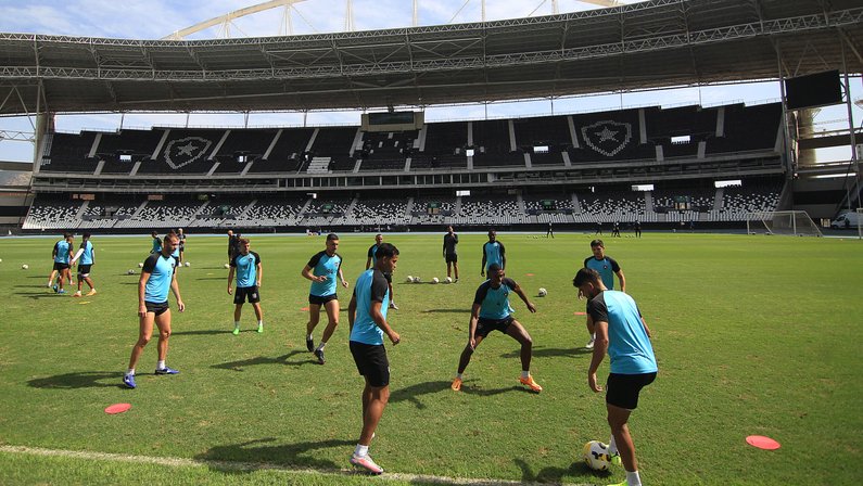 Botafogo: virose gastrointestinal afeta dez profissionais entre jogadores e comissão técnica