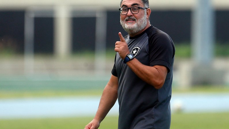 Futebol feminino: Gláucio Carvalho vira coordenador no Botafogo e projeta jogos no Caio Martins e intercâmbio com equipes de Textor
