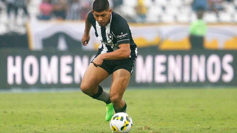 Desfalque contra o Juventude, Erison tem lesão no tornozelo e é dúvida no Botafogo para encarar o Flamengo