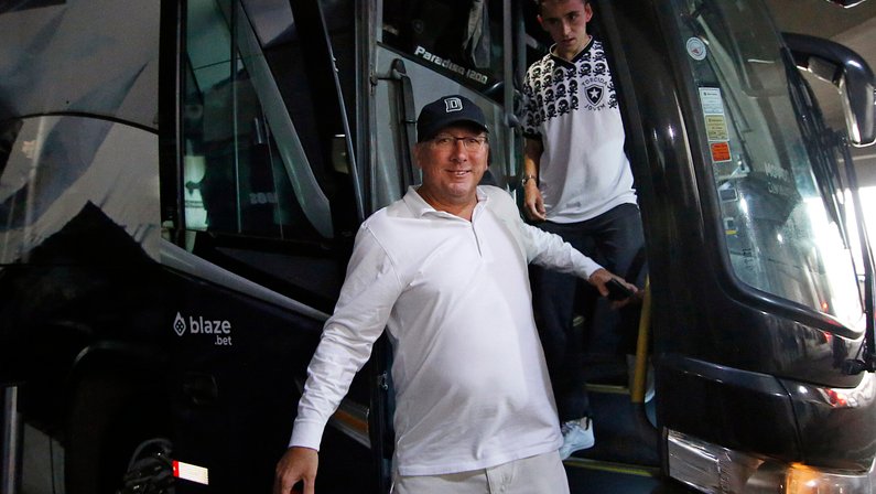 Textor assiste a Botafogo x Palmeiras ao lado de Loco Abreu nos EUA e revela expectativa para o jogo: ‘Estamos melhores em todas as posições’