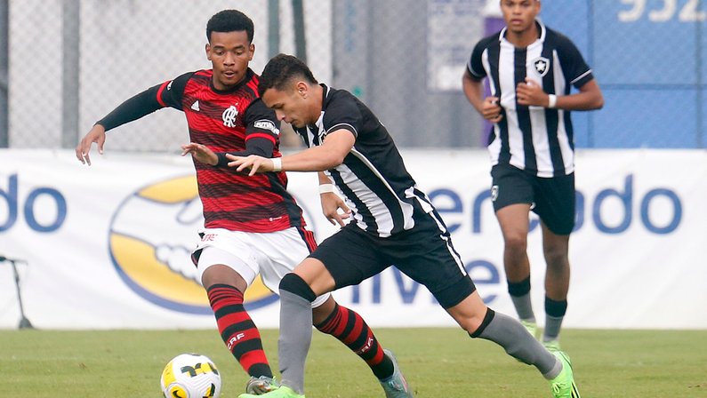 Prejudicado pela arbitragem, Botafogo empata com o Flamengo na Gávea pelo Brasileiro Sub-17