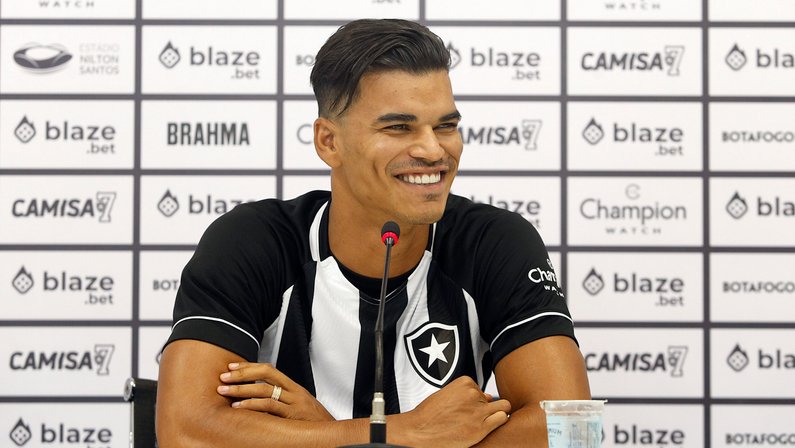 Danilo Barbosa e Tiquinho Soares têm nome publicado no BID e estão aptos a jogar pelo Botafogo