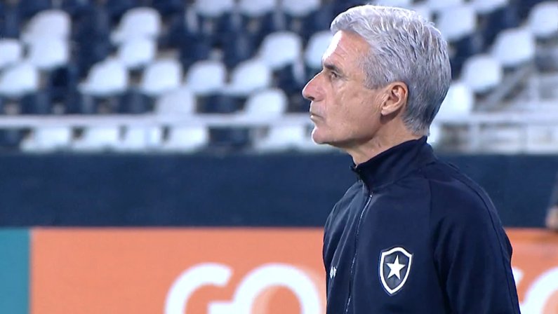 Luís Castro em Botafogo x Atlético-GO | Campeonato Brasileiro 2022