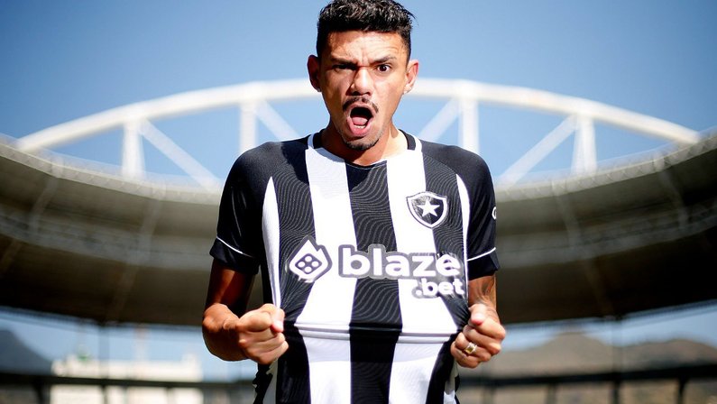 Tiquinho Soares, do Botafogo