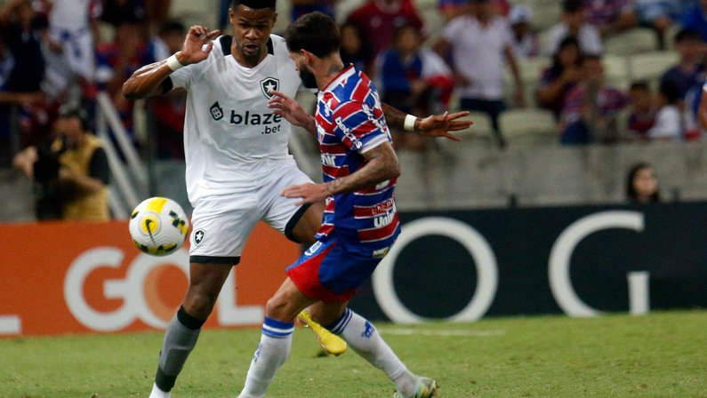 Atacante ex-Botafogo, Júnior Santos será comprado pelo Fortaleza