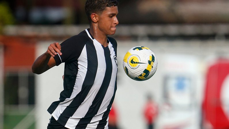 Botafogo: Bernardo Valim é convocado para período de treinos da Seleção Brasileira Sub-17