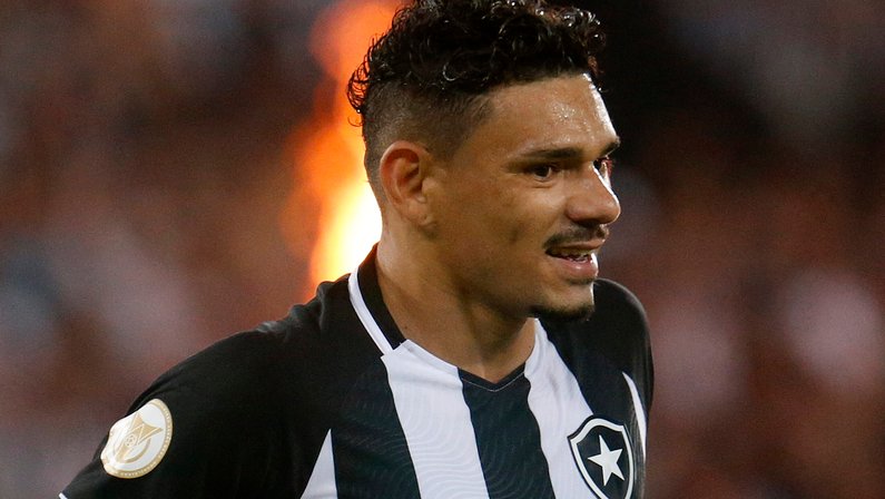 PVC destaca Marçal e Tiquinho Soares e exalta evolução do Botafogo: ‘Jogadores de nível internacional’