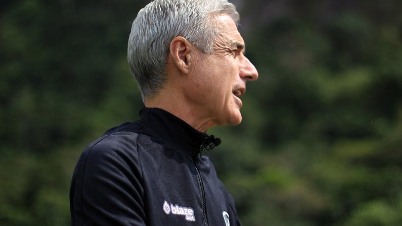 Luís Castro admite dificuldades ‘além do que esperava’, mas confia no processo: ‘Botafogo tem todas as condições para crescer e lutar por coisas maiores’