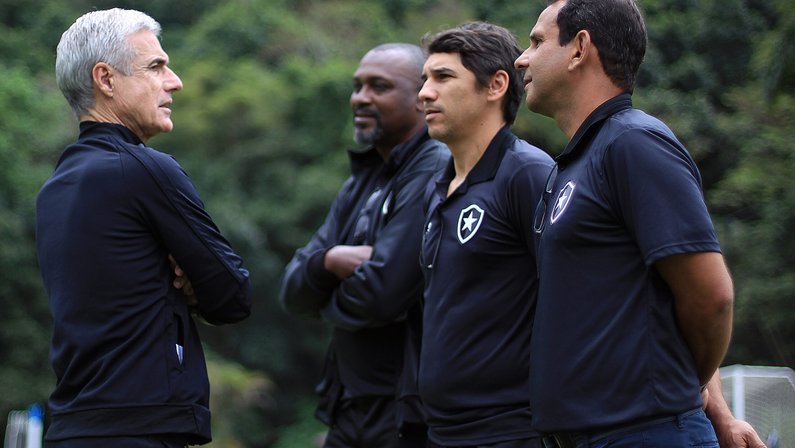 Jorginho discorda de atitude de Luís Castro nos tempos de Botafogo: ‘Lucio Flavio era proibido de ver treinamento’