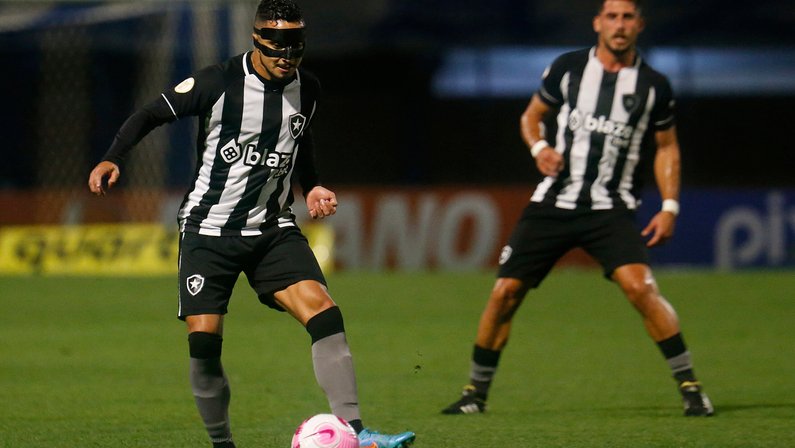 PVC elogia Jacob Montes e destaca papel tático de Rafael na vitória do Botafogo sobre o Avaí: ‘Foi o cara que mais desarmou no jogo’