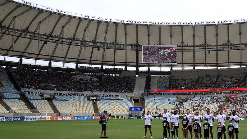 Análise: Luís Castro faz apenas duas substituições, Botafogo cansa no fim e cede o empate ao Fluminense