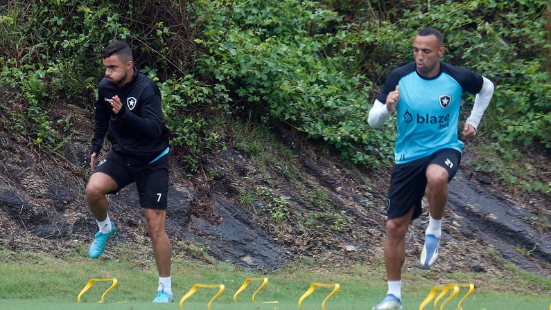 Marçal acredita em volta por cima de Rafael em 2023 e abre as portas do Botafogo para Marcelo: ‘Pode mandar vir!’