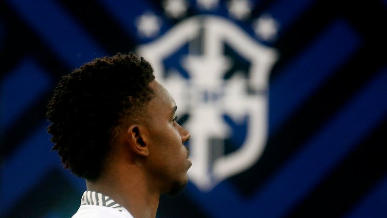 Jornal francês se encanta com Jeffinho, compara atacante do Botafogo a Dembélé e comemora empréstimo ao Lyon: ‘Privilégio’