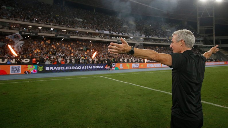 Luís Castro faz balanço do ano no Botafogo e projeta: ‘Seguimos juntos, com perspectiva de 2023 de muitos sucessos’