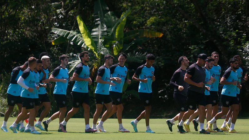 Botafogo confirma jogo-treino contra o Charlton quinta-feira e anunciará no início da semana transmissão do amistoso com Crystal Palace