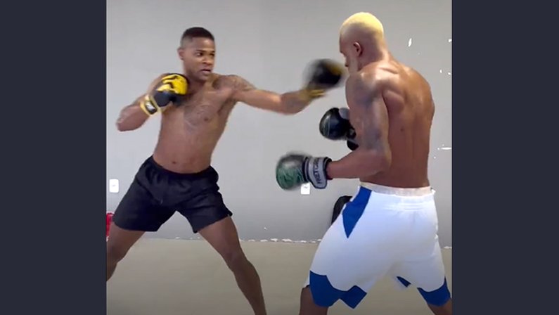 Júnior Santos, do Botafogo, luta boxe em vídeo no Instagram